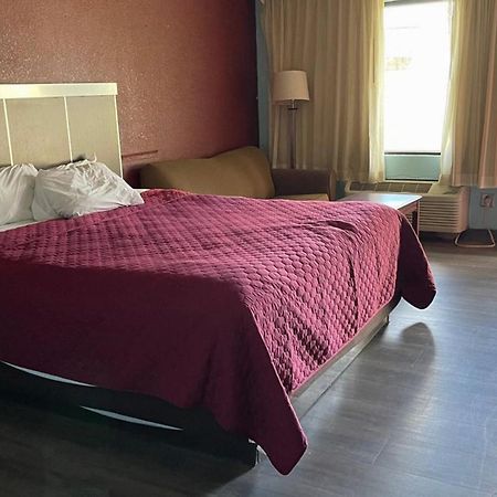 Mayfair Inn Williamston Esterno foto