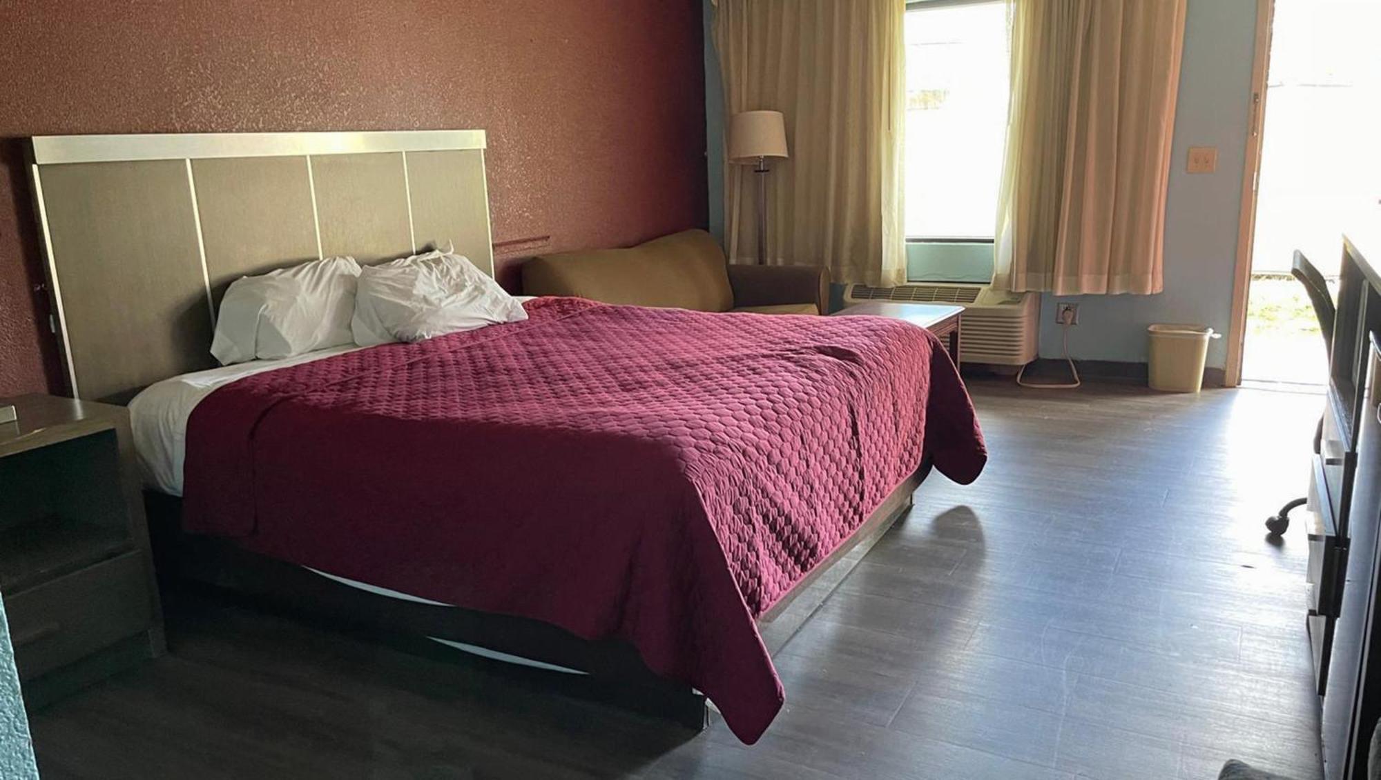 Mayfair Inn Williamston Esterno foto