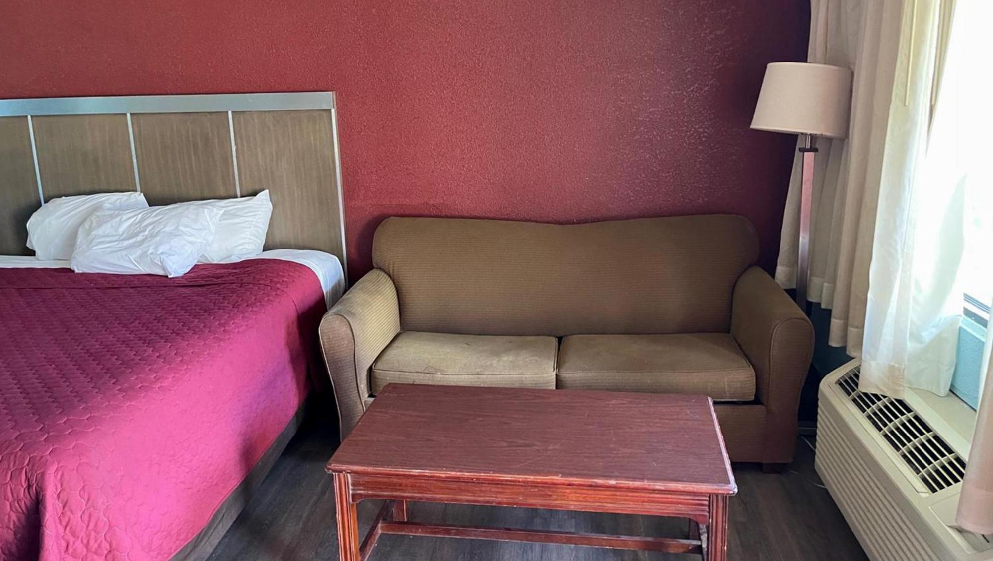 Mayfair Inn Williamston Esterno foto